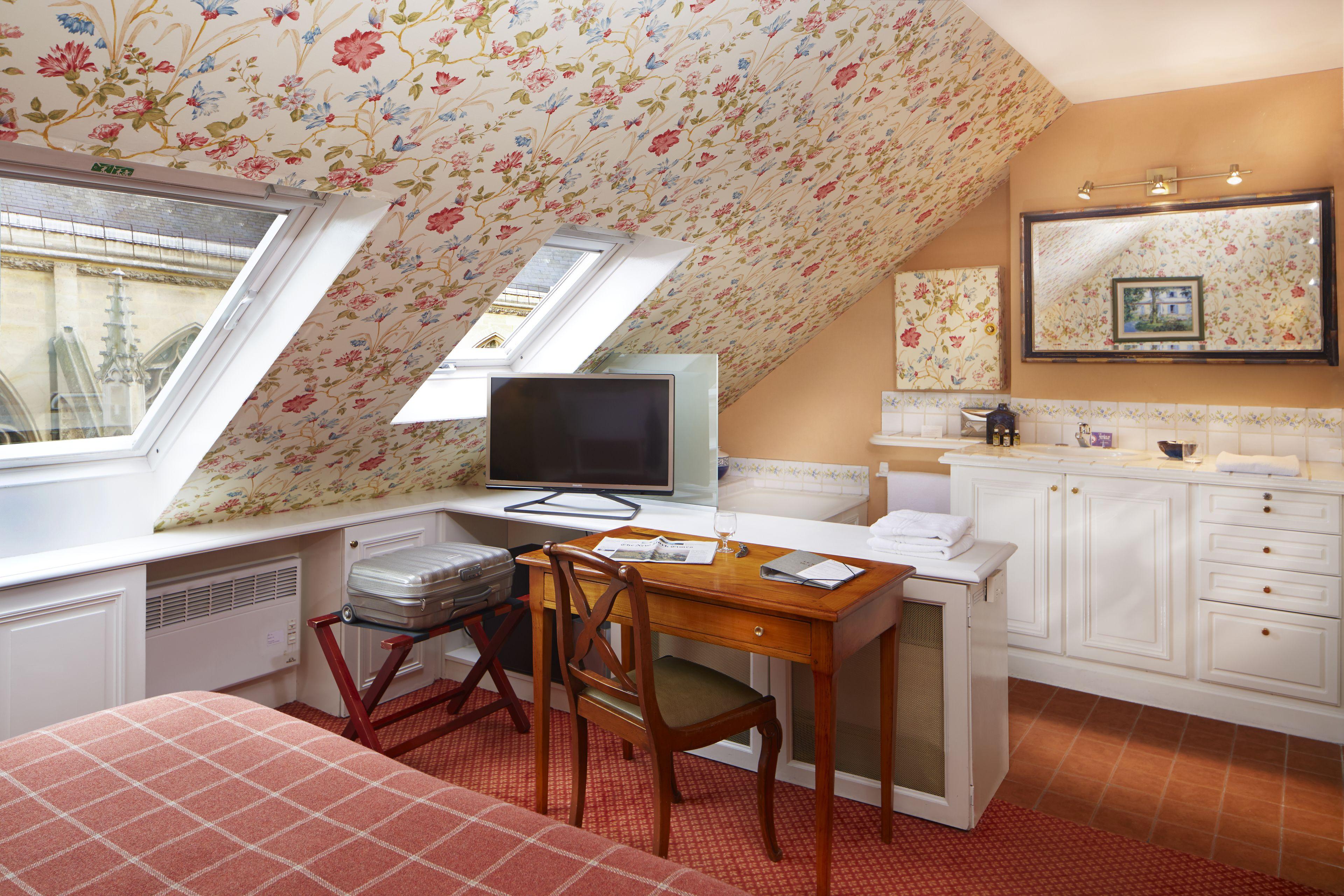 Relais Du Louvre Hotel